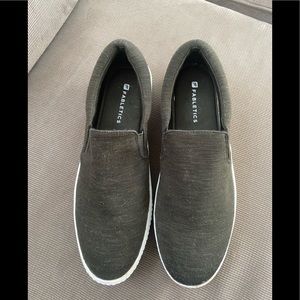 Olive greens boat sneakers